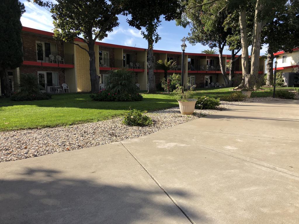 Econo Lodge Inn & Suites Oakland Airport Exterior photo